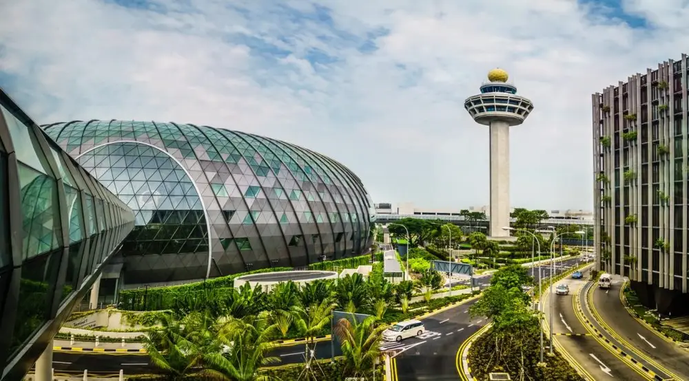 du lich singapore voi tre nho - San bay Changi Singapore nhin tu ngoai